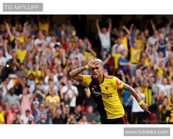 埃泽在英超达成400个帽子戏法阿森纳迎来第23位帽子戏法球员