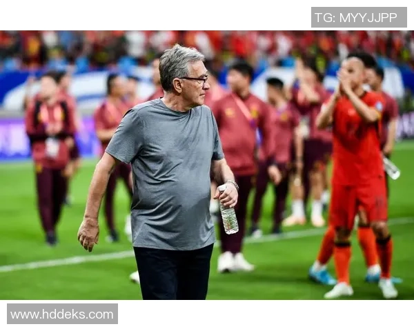 意大利足球的悲剧与荣耀为何总是交织在一起的深思